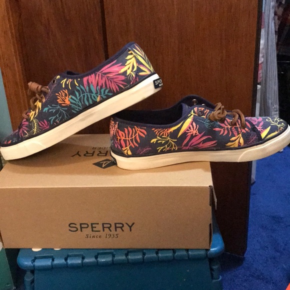 EUC Sperry Sneakers ! - Picture 3 of 5
